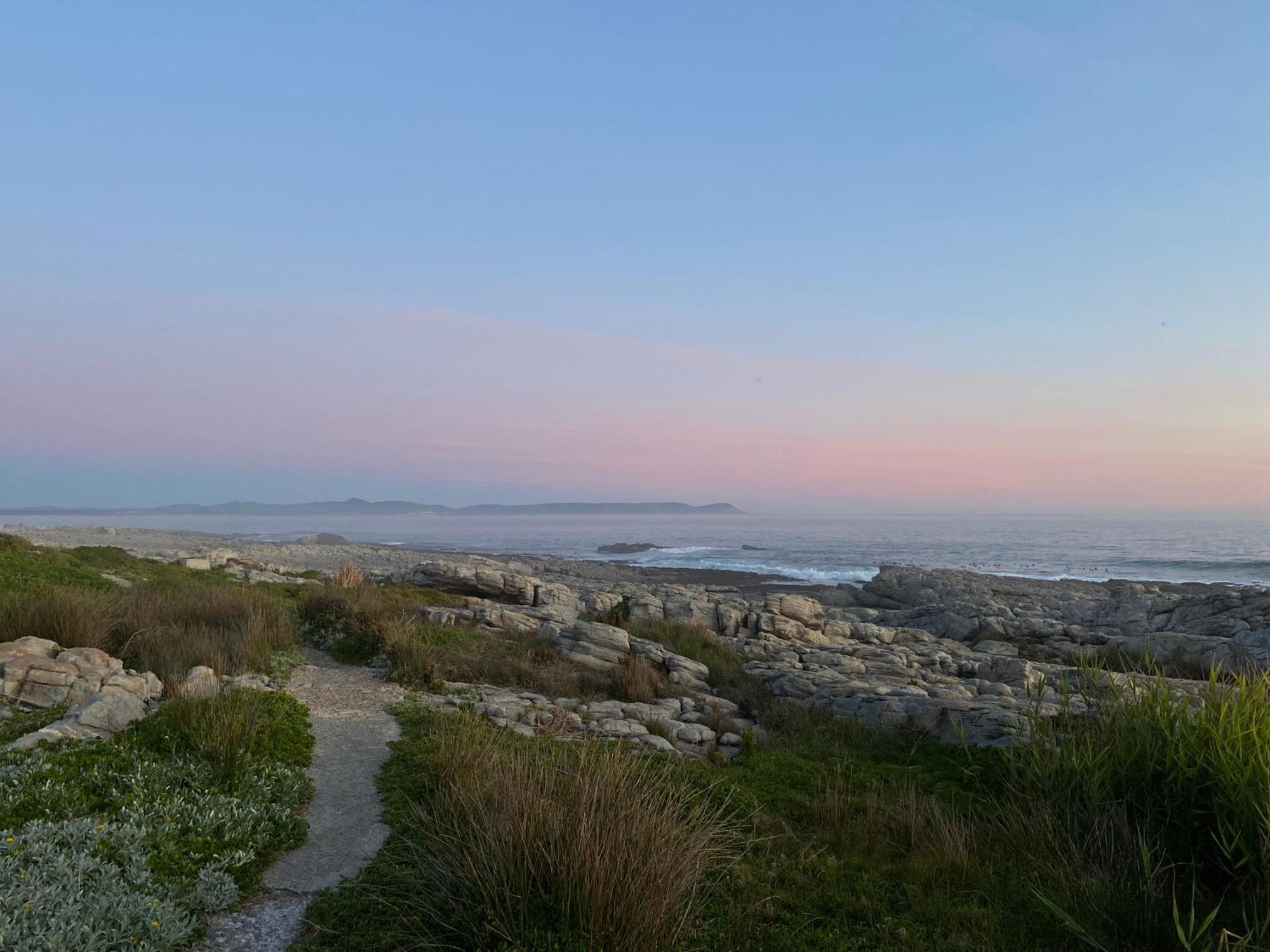 The Hermanus Holiday Self Catering Beach Club Exterior photo